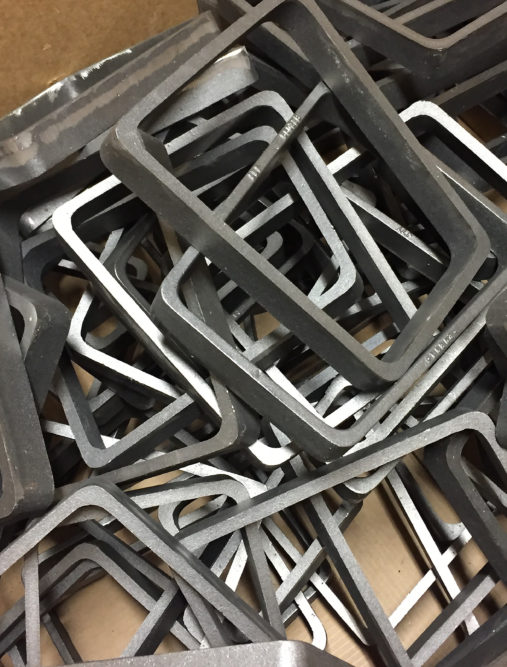 Aluminum smelter retaining ring